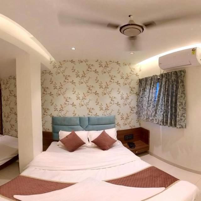 Hotel India Gate Narhe, Pune Exteriör bild