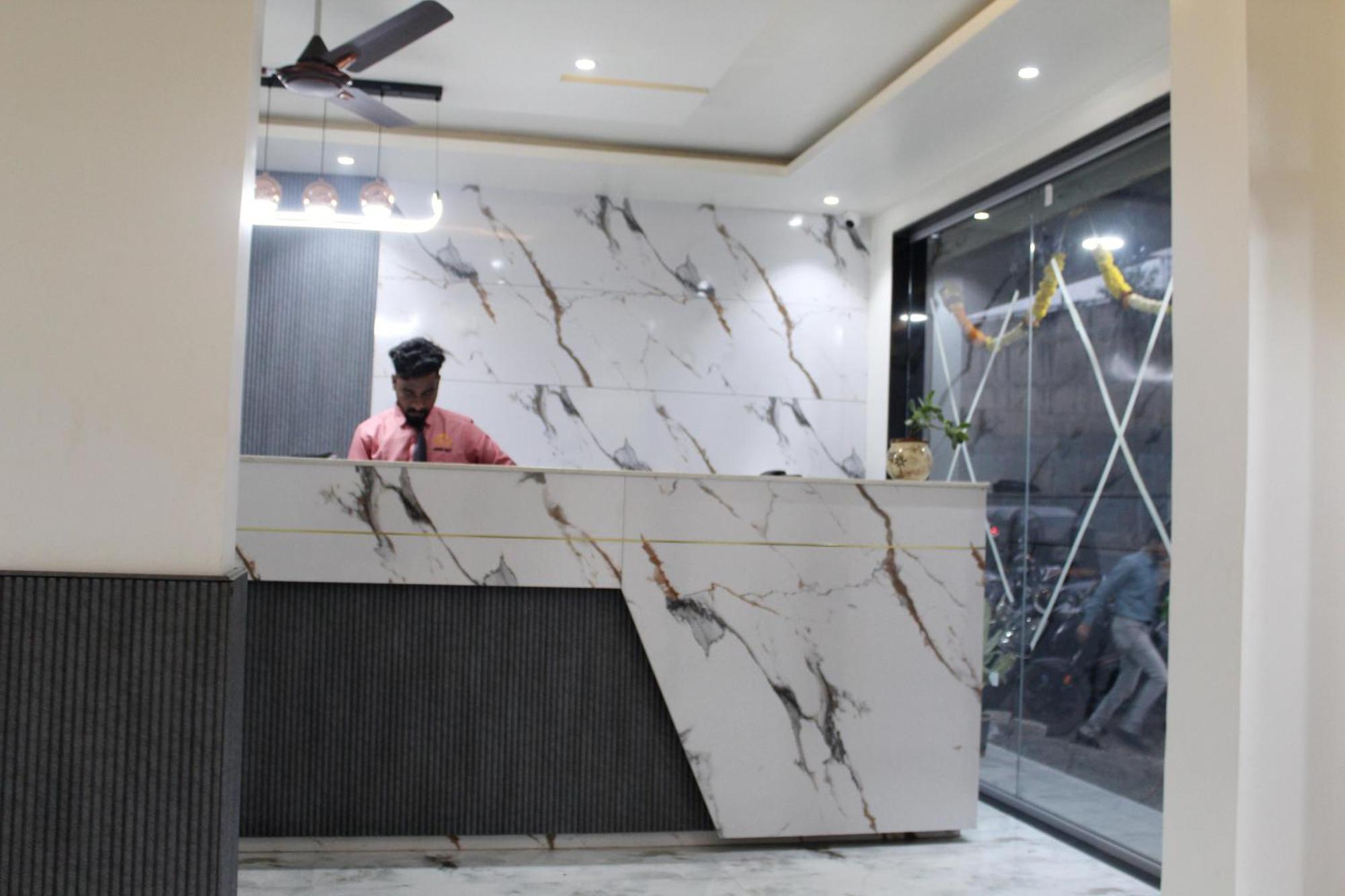 Hotel India Gate Narhe, Pune Exteriör bild
